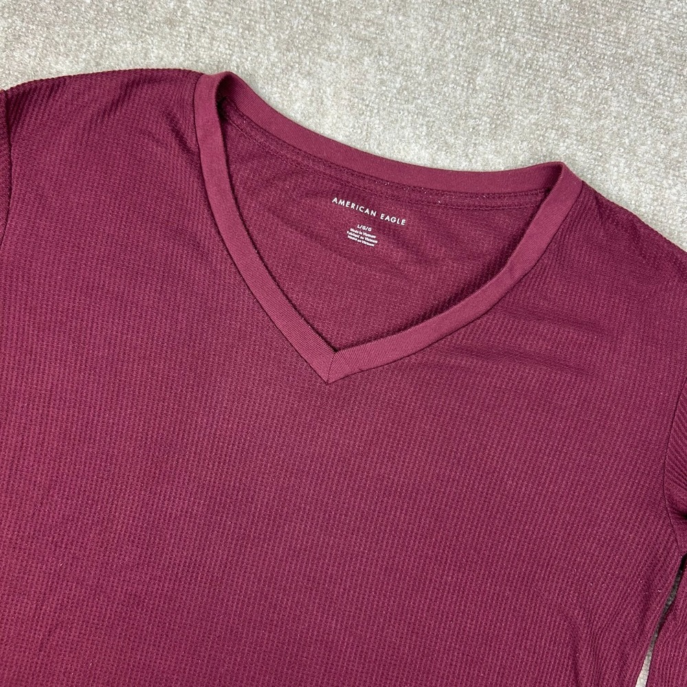American Eagle Outfitters Top Womens L Maroon Waffle Knit Scalloped Trim V-Neck